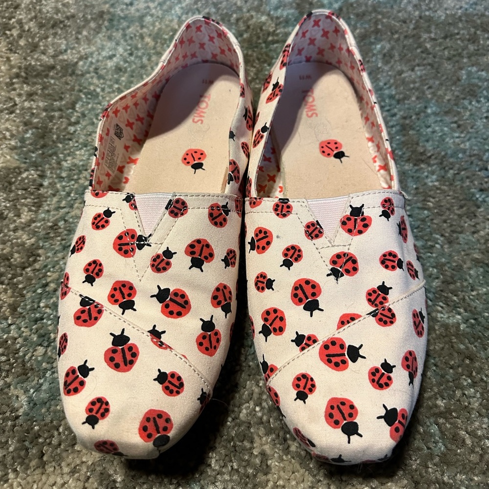 Toms lady bug shoes